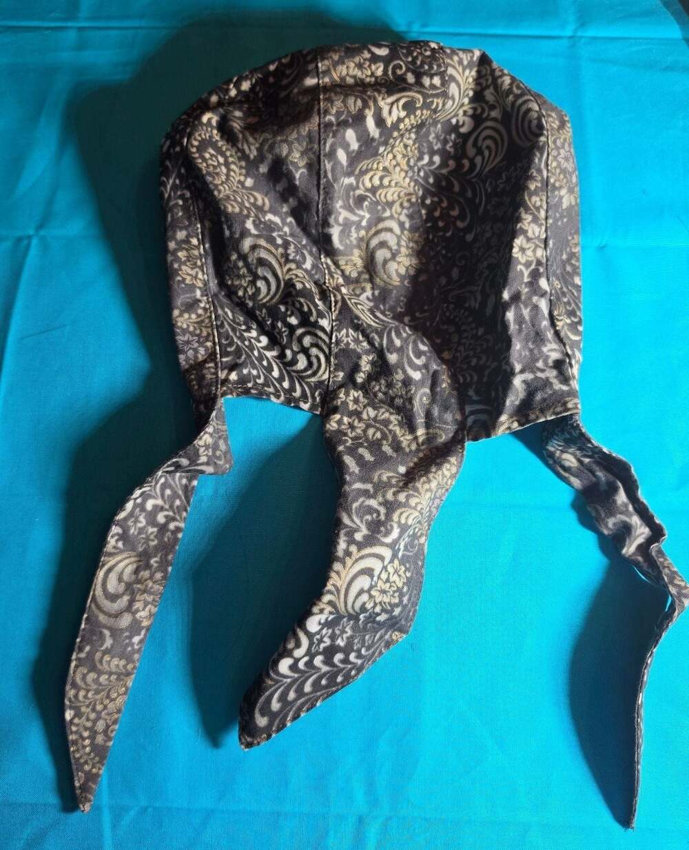 That's a Wrap! Black and Gold Paisley Scrub Cap Head Wrap